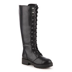 Knee high black boots- great for a costume